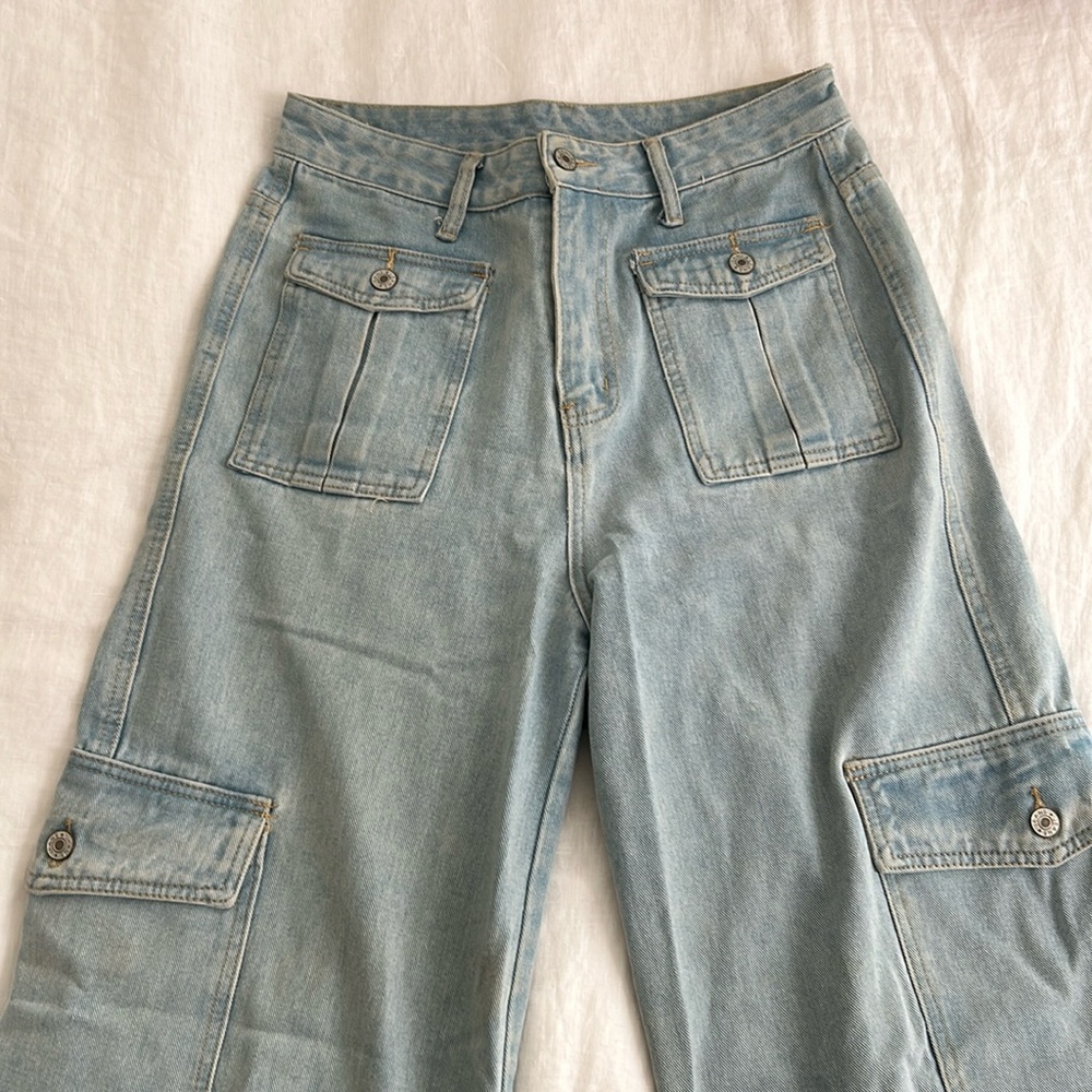 Wide leg cargo Jean